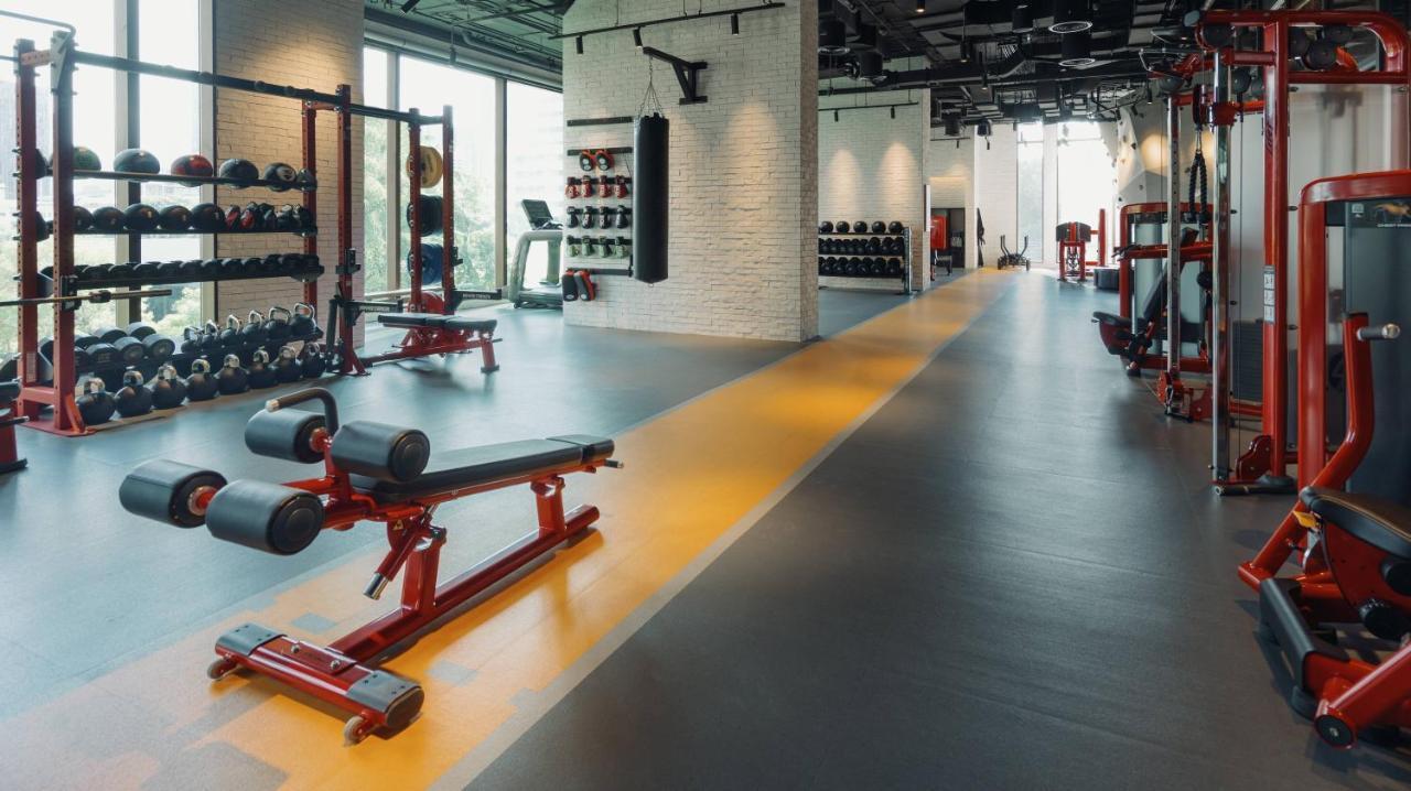 Готель Kimpton Maa-Lai Bangkok By Ihg Екстер'єр фото The gym at the hotel